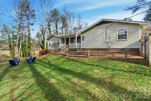 72 Lacey Ln, Hendersonville, NC, 28739-4753 | Card Image