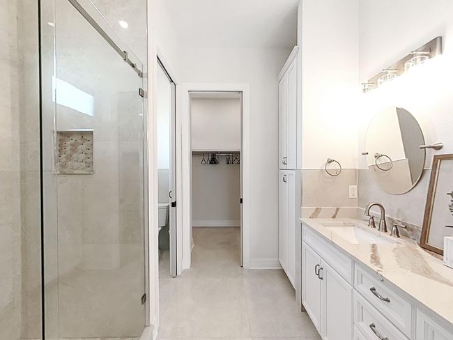 Secondary Bathroom | Image 38