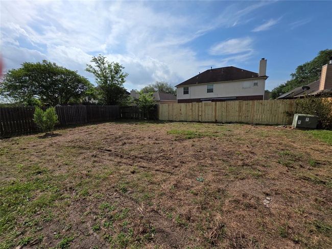 Huge backyard | Image 20