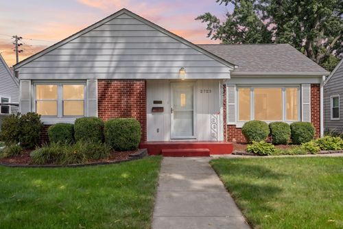 2723 24th Ave, Moline, IL, 61265-4238 | Card Image