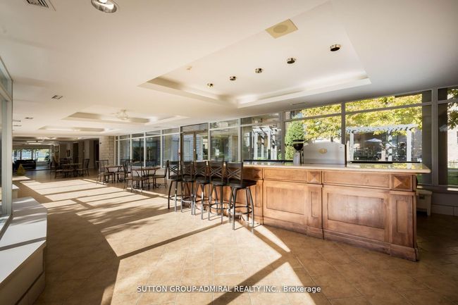 509 - 2504 Rutherford Rd, Condo with 2 bedrooms, 2 bathrooms and 1 parking in Concord ON | Image 16