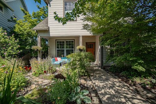 2729 Clay Creek Way, Ashland, OR, 97520-8605 | Card Image