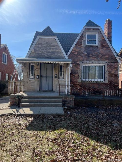 9776 Outer Dr, Detroit, MI, 48213-1576 | Card Image