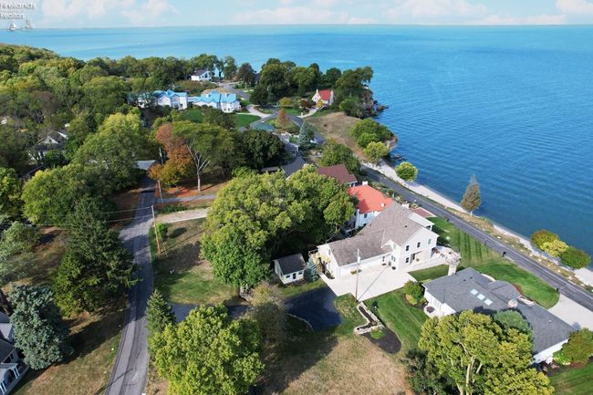 4376 E Cliff Rd, House other with 3 bedrooms, 3 bathrooms and 3 parking in Port Clinton OH | Image 5