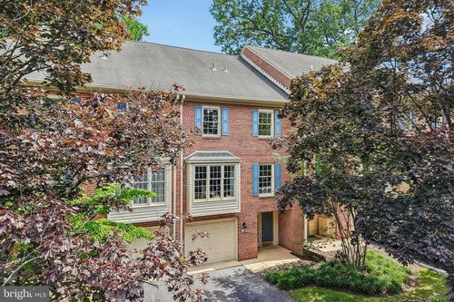 103 Brighton Cir, Devon, PA, 19333-1040 | Card Image