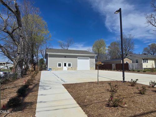 112 E Gilbreath St, GRAHAM, NC, 27253-3310 | Card Image