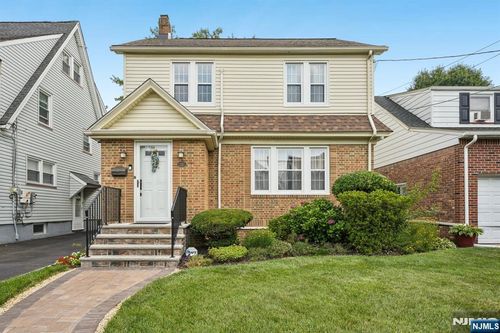 24 Synott Pl, Newark, NJ, 07106-2813 | Card Image