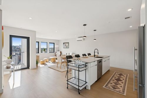 503-75 Chestnut Street, Portland, ME, 04101 | Card Image