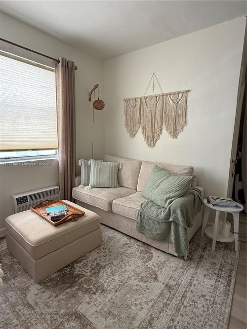 apt-13-900 Jefferson Ave, Miami Beach, FL, 33139-8498 | Card Image