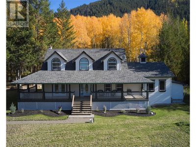 5228 Warren Creek Rd, House other with 4 bedrooms, 3 bathrooms and 12 parking in Falkland BC | Image 1