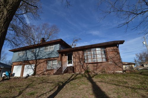 713 E Meadowlark Cir, Springfield, MO, 65810-2759 | Card Image