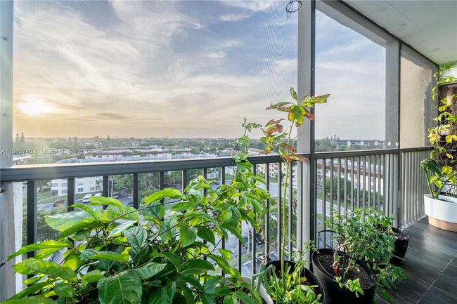 APT-914 - 4174 Inverrary Dr, Condo with 2 bedrooms, 2 bathrooms and null parking in Lauderhill FL | Image 10