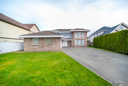 5611 Holt Ave, Richmond, BC, V7C5C8 | Card Image