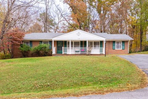 1100 Seventh Ave, Farmville, VA, 23901-2320 | Card Image
