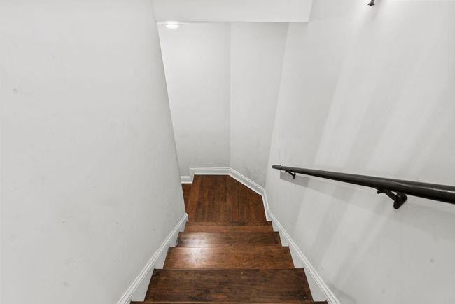stairs to basement | Image 38