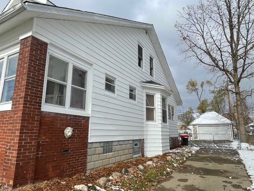 15033 Camden Ave, Eastpointe, MI, 48021-1501 | Card Image