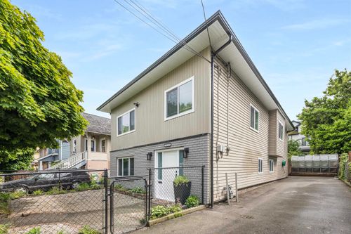 2062 E 35th Ave, Vancouver, BC, V5P1B9 | Card Image