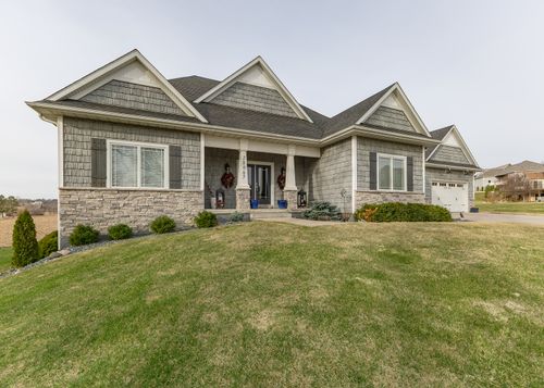 28067 238th St, Le Claire, IA, 52753-9126 | Card Image