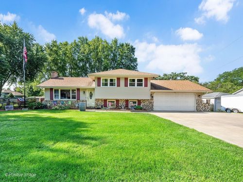 29W255 Lester St, West Chicago, IL, 60185-3608 | Card Image