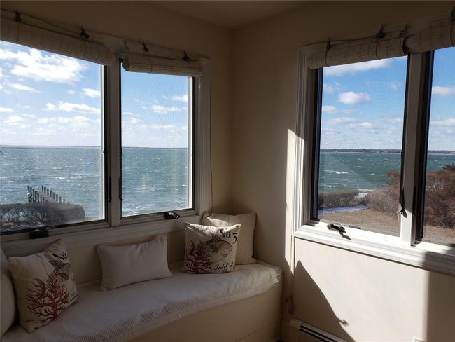 Waterview window seat spacious bedroom perfect for relaxing | Image 31