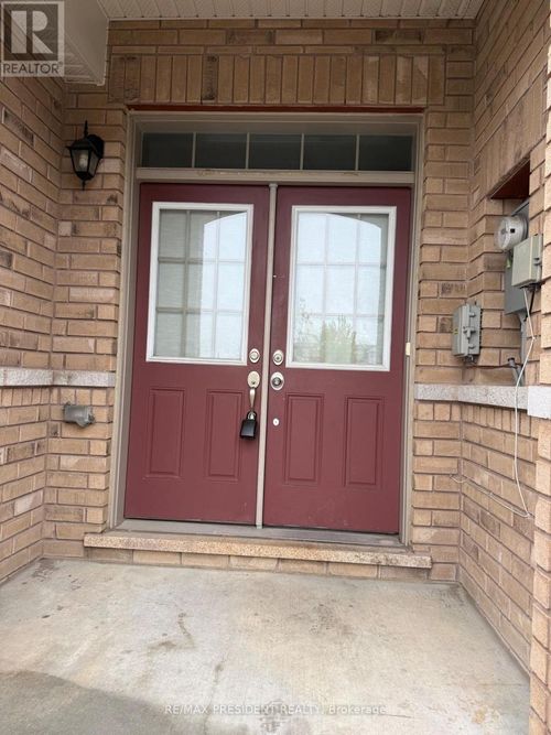 98 Davenfield Cir, Brampton, ON, L6P4M1 | Card Image