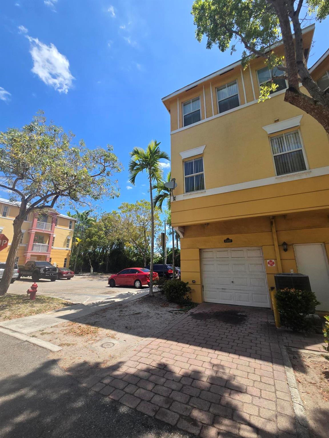 Shoma Dr, Royal Palm Beach, FL 33414