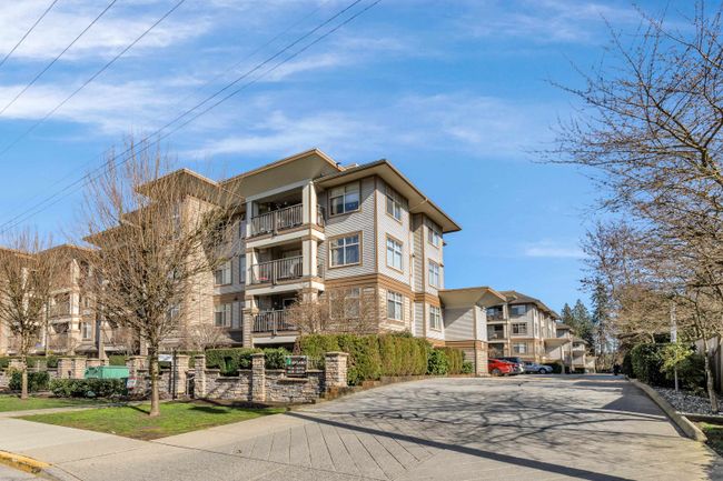 416 - 12238 224 Street, Condo with 1 bedrooms, 1 bathrooms and 2 parking in Maple Ridge BC | Image 1