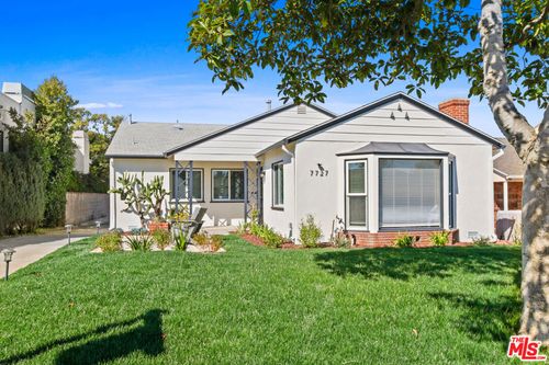 7727 El Manor Ave, Westchester, CA, 90045-1426 | Card Image