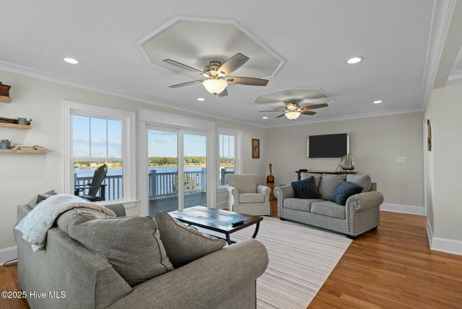 Living Room | Image 31