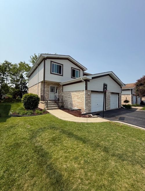 7901 160th St, Tinley Park, IL, 60477-6749 | Card Image