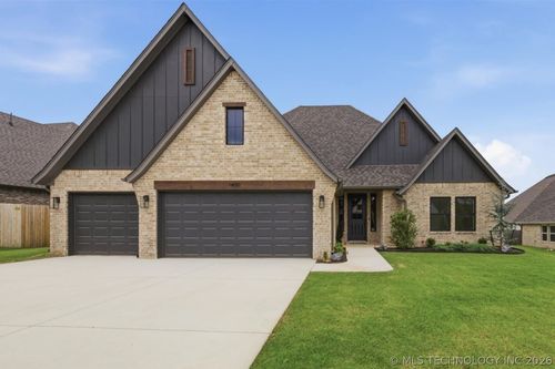 1600 N 72nd St, Broken Arrow, OK, 74014-2558 | Card Image