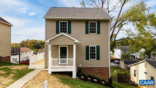 229 S Winchester Ave, Waynesboro, VA, 22980-5844 | Card Image