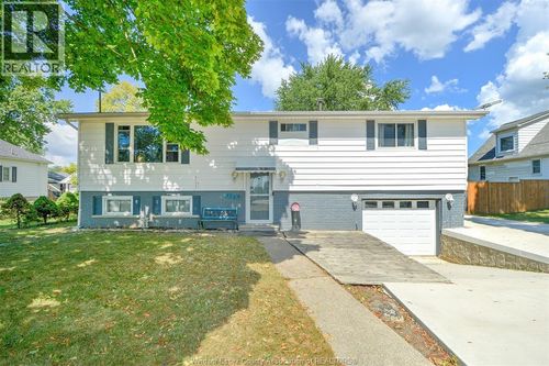 9569 Malden Rd, Lasalle, ON, N9J2W5 | Card Image