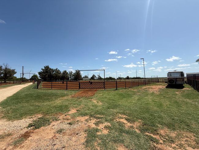 447 W Fm 1606, House other with 3 bedrooms, 2 bathrooms and 2 parking in Ira TX | Image 75