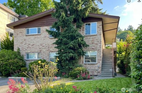 6746 24th Ave Nw, Seattle, WA, 98117-5819 | Card Image