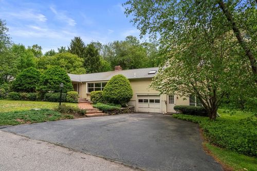 31 Millbrook Rd, Westwood, MA, 02090-2707 | Card Image