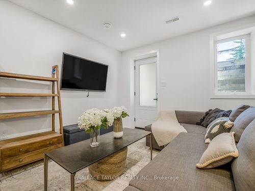 lower-193 Perth Ave, Toronto, ON, M6P3X7 | Card Image