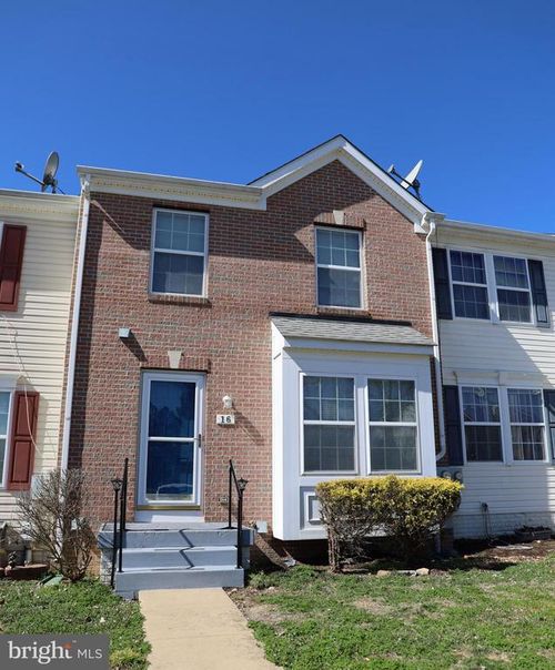 16 Trevino Dr, MARTINSBURG, WV, 25405-5526 | Card Image
