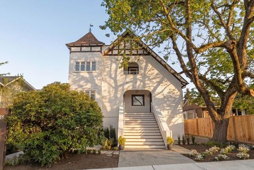 2-326 W 14th Street, North Vancouver, BC, V7M1P6 | Card Image
