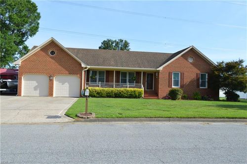 940 Saddleback Trail Rd, Chesapeake, VA, 23322-8854 | Card Image
