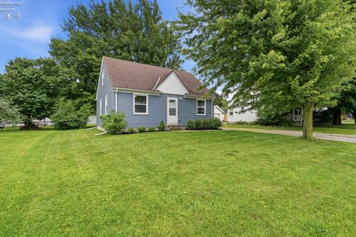104 Nelson St, Tiffin, OH, 44883-2052 | Card Image