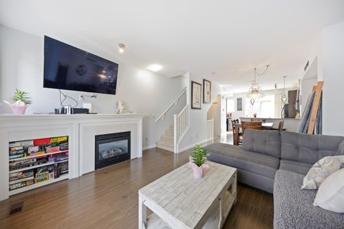 96-18777 68a Ave, Surrey, BC, V4N0Z7 | Card Image