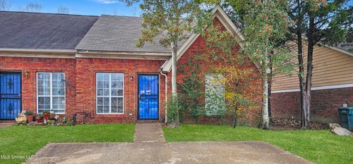 355 Garden Walk S, Southaven, MS, 38671-8850 | Card Image