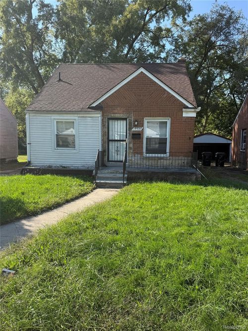 18659 Shaftsbury Ave, Detroit, MI, 48219-2813 | Card Image
