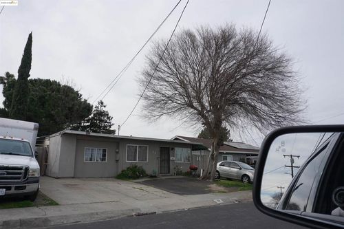 73 Beach Dr, Bay Point, CA, 94565-1406 | Card Image
