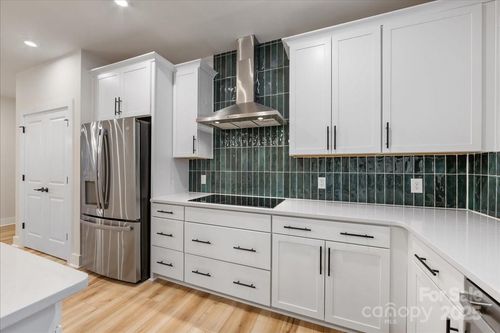 6023 Pivot Ct, Charlotte, NC, 28205-8025 | Card Image