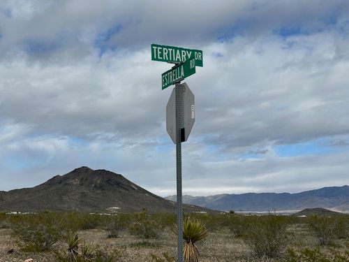7470 W Tertiary Dr, Golden Valley, AZ, 86413 | Card Image