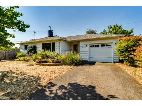 47776 W 2nd St, Oakridge, OR, 97463-9731 | Card Image