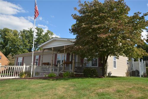 556 Center Hill Rd, Pittsburgh, PA, 15239-1916 | Card Image