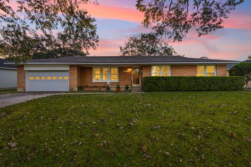 2137 Curtis Dr, Waco, TX, 76710-2615 | Card Image